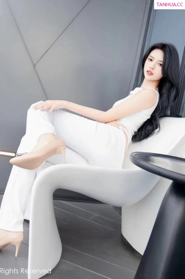 李浅浅  [XiuRen]高清写真图 2024.01.10 No.7937 浅浅Danny 美腿妩媚第38张图片